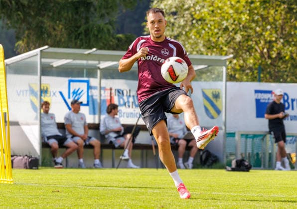 21.07.2026 - Fussball - 2. Fussball-Bundesliga - Saison 2026 2027 - 1. FC Nürnberg FCN Club - Trainingslager Sommer Sommertrainingslager Gais - Bruneck - Südtirol - Zink DaMa - xdaxmax - Julian Justvan (10, 1. FC Nürnberg FCN ) mit Torschuss *** July 21, 2026 Soccer 2 Bundesliga 2026–2027 Season 1 FC Nuremberg (FCN) Club Summer Training Camp Summer Training Camp in Gais, Brunico, South Tyrol Zink DaMa xdaxmax Julian Justvan 10, 1 FC Nuremberg (FCN) with a shot on goal
