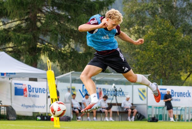 21.07.2026 - Fussball - 2. Fussball-Bundesliga - Saison 2026 2027 - 1. FC Nürnberg FCN Club - Trainingslager Sommer Sommertrainingslager Gais - Bruneck - Südtirol - Zink DaMa - xdaxmax - Piet Scobel (19, 1. FC Nürnberg FCN ) mit Torschuss *** July 21, 2026 Soccer 2 Bundesliga 2026–2027 Season 1 FC Nuremberg (FCN) Club Summer Training Camp Summer Training Camp in Gais, Brunico, South Tyrol Zink DaMa xdaxmax Piet Scobel 19, 1 FC Nuremberg (FCN) with a shot on goal