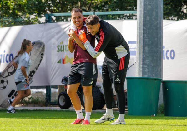 21.07.2026 - Fussball - 2. Fussball-Bundesliga - Saison 2026 2027 - 1. FC Nürnberg FCN Club - Trainingslager Sommer Sommertrainingslager Gais - Bruneck - Südtirol - Zink DaMa - xdaxmax - Julian Justvan (10, 1. FC Nürnberg FCN ) Robin Lisewski (13, 1. FC Nürnberg FCN ) lacht Lachen freut sich Freude *** July 21, 2026 Soccer 2 Soccer Bundesliga 2026–2027 Season 1 FC Nuremberg (FCN) Club Summer Training Camp Summer Training Camp in Gais, Brunico, South Tyrol Zink DaMa xdaxmax Julian Justvan 10, 1 FC Nuremberg (FCN) Robin Lisewski 13, 1 FC Nuremberg (FCN) laughs, is happy, feels joy