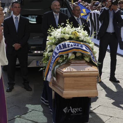 News - Funerali Osvaldo Bagnoli il feretro di misyer Osvaldo Bagnoli douring Funerali Osvaldo Bagnoli, Basilica di San Zeno Verona, Italy, on July 21, 2026. Verona Basilica di San Zeno Italy Copyright: xDavidexCasentinix xLiveMediax 0862306878st