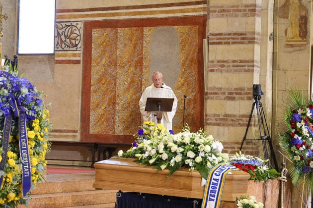 News - Funerali Osvaldo Bagnoli il Feretro di Osvaldo Bagnol.i douring Funerali Osvaldo Bagnoli, Basilica di San Zeno Verona, Italy, on July 21, 2026. Verona Basilica di San Zeno Italy Copyright: xDavidexCasentinix xLiveMediax 0862306889st