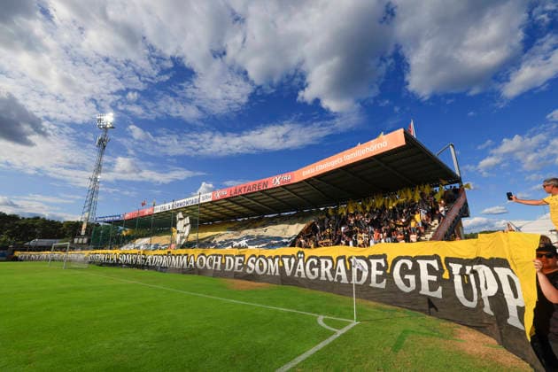 SÖLVESBORG, SWEDEN 20260721 Mjällby fans in the stands cheering ahead of Tuesday s football match, second qualifying round for the Champions League, first leg Mjällby AIF- Lincoln Red Imps FC, at Strandvallen in Sölvesborg, Sweden, 21 July 2026. SÖLVESBORG SWEDEN x10600x *** SÖLVESBORG, SWEDEN July 21, 2026 Mjällby fans in the stands cheering ahead of Tuesday’s soccer match—the second qualifying round of the Champions League, first leg between Mjällby AIF and Lincoln Red Imps FC—at Strandvallen in Sölvesborg, Sweden, July 21, 2026 SÖLVESBORG SWEDEN x10600x  Copyright: xAndreasxHillergren TTx CHAMPIONS LEAGUE QUALIFYING MJÄLLBY-LINCOLN RED IMPS