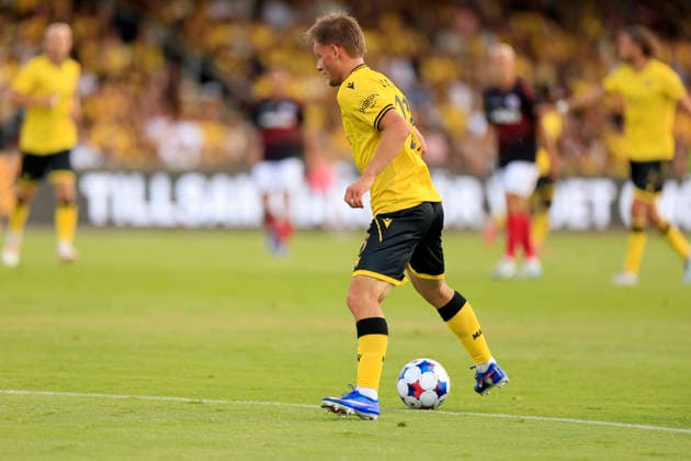 SÖLVESBORG, SWEDEN 20260721 Mjällby s 23 Ãki Samuelsen celebrates after his 1-0 goal during Tuesday s football match, second qualifying round for the Champions League, first leg Mjällby AIF- Lincoln Red Imps FC, at Strandvallen in Sölvesborg, Sweden, 21 July 2026. SÖLVESBORG SWEDEN x10600x *** SÖLVESBORG, SWEDEN, July 21, 2026 Mjällby S 23 Åki Samuelsen celebrates after scoring the 1-0 goal during Tuesday’s soccer match—the second qualifying round of the Champions League, first leg between Mjällby AIF and Lincoln Red Imps FC—at Strandvallen in Sölvesborg, Sweden, July 21, 2026 SÖLVESBORG SWEDEN x10600x  Copyright: xAndreasxHillergren TTx CHAMPIONS LEAGUE QUALIFYING MJÄLLBY-LINCOLN RED IMPS