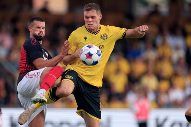 SÖLVESBORG, SWEDEN 20260721 Lincoln Red Imps Christian Rutjens and Mjällby s Jacob Bergström fight for the ball during the UEFA Champions League second qualifying round, first leg football match, between Mjällby AIF and Lincoln Red Imps FC, at Strandvallen in Sölvesborg, Sweden, July 21, 2026. SÖLVESBORG SWEDEN x10600x *** SÖLVESBORG, SWEDEN July 21, 2026 Christian Rutjens of Lincoln Red Imps and Jacob Bergström of Mjällby battle for the ball during the first leg of the UEFA Champions League second qualifying round soccer match between Mjällby AIF and Lincoln Red Imps FC at Strandvallen in Sölvesborg, Sweden, July 21, 2026 SÖLVESBORG SWEDEN x10600x  Copyright: xAndreasxHillergren TTx CHAMPIONS LEAGUE QUALIFYING MJÄLLBY-LINCOLN RED IMPS