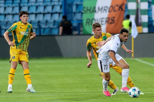 UEFA Champions League Second Qualifying Round First Leg, Vazgen Sargsyan Republican Stadium, Yerevan, Armenia 21 7 2026 Ararat Armenia vs Shamrock Rovers Shamrock Rovers Dylan Watts in action with Ararat Armenia™s Artur Serobyan Dylan Watts n action with Artur Serobyan 21 7 2026  Copyright: xx AG6I0340