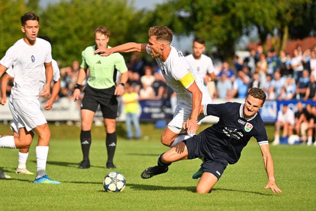 Florian NIEDRELECHNER (TSV 1860 Muenchen), Aktion,Zweikampf. Fussball Landespokal Bayern 1.Spieltag SV Eintracht Berglern - TSV 1860 Muenchen am 21.07.2026. *** Florian NIEDRELECHNER, TSV 1860 Munich; Action, Tackle; Bavarian State Cup, Matchday 1: SV Eintracht Berglern vs. TSV 1860 Munich on July 21, 2026