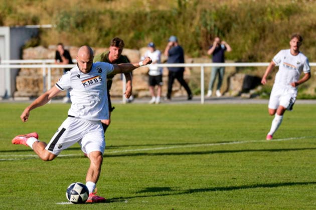 Torschütze Felix Lohkemper (SVS, 10) erzielt per Elfmeter das Tor zum 0:3, Treffer, Torerfolg, Highlight, Action, Aktion, Spielszene, 21.07.2026, Eppelheim (Deutschland), Fussball, Testspiel, ASV Eppelheim - SV Sandhausen *** Goal scorer Felix Lohkemper (SVS) scores the goal to make it 0–3 on a penalty kick, goal, highlight, action, play, July 21, 2026, Eppelheim, Germany, soccer, friendly match, ASV Eppelheim vs. SV Sandhausen xozx