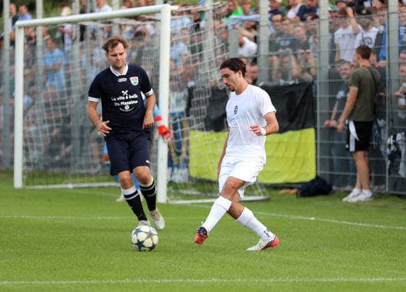 Fussball, Herren, Saison 2026 2027, SV Eintracht Berglern - TSV 1860 München, Toto-Pokal Cristian Leone (TSV 1860 München) spielt einen Ball *** Soccer, Men s, 2026–2027 Season, SV Eintracht Berglern vs. TSV 1860 Munich, Toto Cup: Cristian Leone of TSV 1860 Munich kicks the ball