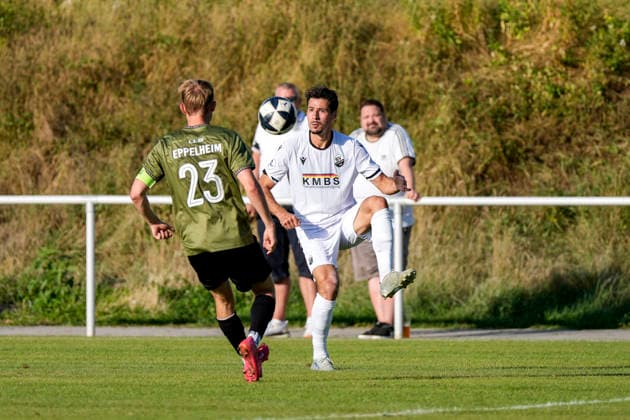 v.li.: Joel Hildebrandt (ASV, 23), Lukas Mazagg (SVS, 21), Zweikampf, Spielszene, Duell, duel, tackle, tackling, Dynamik, Action, Aktion, 21.07.2026, Eppelheim (Deutschland), Fussball, Testspiel, ASV Eppelheim - SV Sandhausen *** From left: Joel Hildebrandt (ASV), 23, Lukas Mazagg (SVS), 21, tackle, game scene, duel, tackle, tackling, dynamic, action, 21 July 2026, Eppelheim, Germany, soccer, friendly match, ASV Eppelheim vs. SV Sandhausen xozx