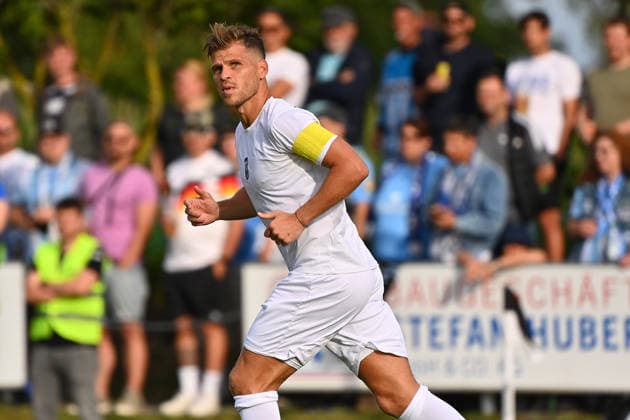 Florian NIEDRELECHNER (TSV 1860 Muenchen), Aktion,Einzelbild,angeschnittenes Einzelmotiv,Halbfigur,halbe Figur. Fussball Landespokal Bayern 1.Spieltag SV Eintracht Berglern - TSV 1860 Muenchen am 21.07.2026. *** Florian NIEDRELECHNER TSV 1860 Munich, Action, Single Frame, Cropped Single Subject, Half-Figure, Half-Figure Soccer Bavarian State Cup, Matchday 1: SV Eintracht Berglern vs. TSV 1860 Munich on July 21, 2026