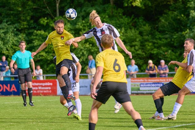 Volkan Celiktas (SG Sonnenhof Grossaspach, 05) trifft zum fruehen 1:0 Fuehrung fur die SG Sonnenhof Grossaspach GER, VfR Aalen vs. SG Sonnenhof Grossaspach, Fussball, Freundschaftsspiel, Herren, 21.07.2026 GER, VfR Aalen vs. SG Sonnenhof Grossaspach, Fussball, Freundschaftsspiel, Herren, 21.07.2026 Aalen *** Volkan Celiktas of SG Sonnenhof Grossaspach scores in the 5th minute to give SG Sonnenhof Grossaspach an early 1–0 lead. GER, VfR Aalen vs. SG Sonnenhof Grossaspach, Soccer, Friendly Match, Men s, July 21, 2026 GER, VfR Aalen vs. SG Sonnenhof Grossaspach, Soccer, Friendly Match, Men s, July 21, 2026 Aalen Copyright: xEibner-Pressefoto GeraldxOelze-dexStoppanyx EP_ODS