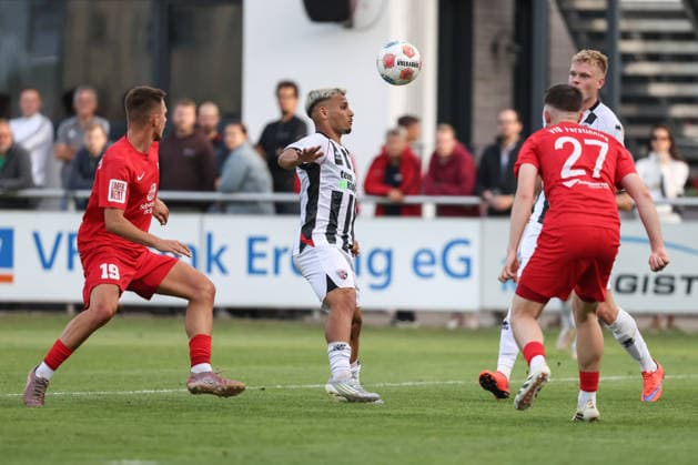 Toto-Pokal - VfB Forstinning - FC Ingolstadt 04; Sejdo Durakov (11, FCI) Lars Lokotsch (13, FCI) Zweikampf Kampf um den Ball Toto Pokal - FC Ingolstadt 04 VfB Forstinning Saison 2026 2027 *** Toto Cup: VfB Forstinning vs. FC Ingolstadt 04; Sejdo Durakov 11, FCI Lars Lokotsch 13, FCI; Tackle; Battle for the Ball; Toto Cup: FC Ingolstadt 04 vs. VfB Forstinning; 2026–2027 Season