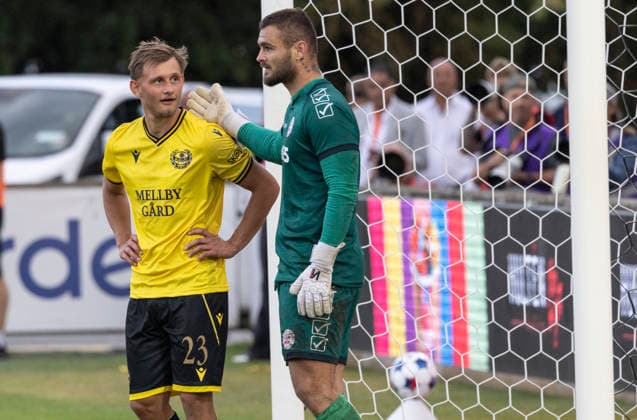 SÖLVESBORG, SVERIGE 20260721 Lincoln Red Imps FC:s malvakt Jaylan Hankins klappar om Mjällbys Ãki Samuelsen efter straffen under tisdagens fotbollsmatch, andra kvalomgangen till Champions League, första mötet Mjällby AIF- Lincoln Red Imps FC, pa Strandvallen i Sölvesborg, Sverige, 21 juli 2026. SÖLVESBORG SVERIGE x10600x *** SÖLVESBORG, SWEDEN, July 21, 2026 — Lincoln Red Imps FC goalkeeper Jaylan Hankins pats Mjällby’s Åki Samuelsen after the penalty kick during Tuesday’s soccer match, the second qualifying round of the Champions League, the first leg between Mjällby AIF and Lincoln Red Imps FC, at Strandvallen in Sölvesborg, Sweden, July 21, 2026 SÖLVESBORG SWEDEN x10600x  Copyright: xTorstenxHillergren TTx CHAMPIONS LEAGUE KVAL MJÄLLBY-LINCOLN RED IMPS