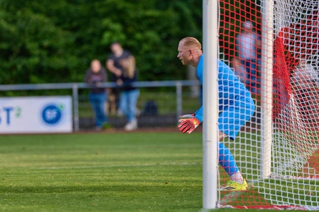 Maximilian Reule (SG Sonnenhof Grossaspach, 01) erwartet den Strafstoss von Michael Kleinschrodt (VfR Aalen, 09) GER, VfR Aalen vs. SG Sonnenhof Grossaspach, Fussball, Freundschaftsspiel, Herren, 21.07.2026 GER, VfR Aalen vs. SG Sonnenhof Grossaspach, Fussball, Freundschaftsspiel, Herren, 21.07.2026 Aalen *** Maximilian Reule (SG Sonnenhof Grossaspach, No. 01) awaits the penalty kick by Michael Kleinschrodt (VfR Aalen, No. 09), GER, VfR Aalen vs. SG Sonnenhof Grossaspach, soccer, friendly match, men s, July 21, 2026 GER, VfR Aalen vs. SG Sonnenhof Grossaspach, Soccer, Friendly Match, Men s, July 21, 2026 Aalen Copyright: xEibner-Pressefoto GeraldxOelze-dexStoppanyx EP_ODS
