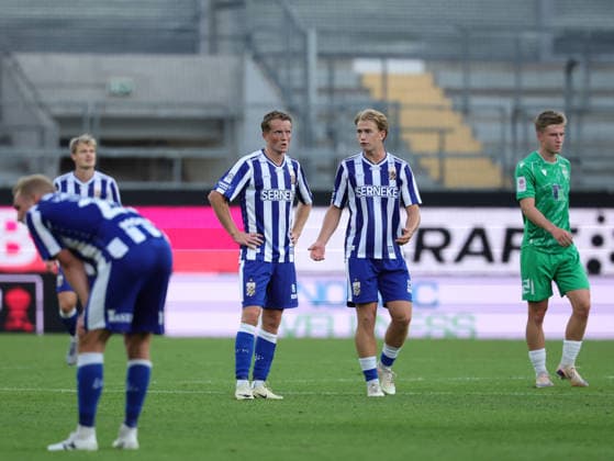 GÖTEBORG, SVERIGE 20260721 Göteborgs Sam Larsson och Noah Tolf efter förlusten i tisdagens fotbollsmatch, andra kvalomgangen till Conference League, första mötet IFK Göteborg och FCI Levadia Tallin pa Gamla Ullevi i Göteborg, Sverige, 21 juli 2026. GÖTEBORG SVERIGE x9200x *** GOTHENBURG, SWEDEN 20260721 Gothenburg’s Sam Larsson and Noah Tolf after Tuesday’s soccer loss in the second qualifying round of the Conference League, the first leg between IFK Gothenburg and FCI Levadia Tallinn at Gamla Ullevi in Gothenburg, Sweden, July 21, 2026 GOTHENBURG SWEDEN x9200x  Copyright: xAdamxIhse TTx CONFERENCE LEAGUE KVAL GÖTEBORG-LEVADIA
