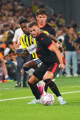 ISTANBUL, TURKEY - JULY 21: Nelson Semedo (27) of Fenerbahce and Erik Prekop (11) of Gornik Zabrze battle for the ball during the UEFA Champions League 2026 27 second qualifying round first leg match between Fenerbahce SK and Gornik Zabrze at Fenerbahce Chobani Stadium on July 21, 2026 in Istanbul, Turkey. Istanbul Chobani Stadium Turkey Copyright: xSeskimPhotox FBahce-GZabrze (25)