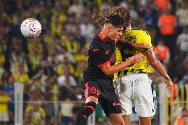 ISTANBUL, TURKEY - JULY 21: Matteo Guendouzi (6) of Fenerbahce and Kacper Urbanski (82) of Gornik Zabrze during the UEFA Champions League 2026 27 second qualifying round first leg match between Fenerbahce SK and Gornik Zabrze at Fenerbahce Chobani Stadium on July 21, 2026 in Istanbul, Turkey. Istanbul Chobani Stadium Turkey Copyright: xSeskimPhotox FBahce-GZabrze (31)
