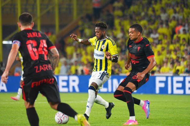 ISTANBUL, TURKEY - JULY 21: Fred (L) of Fenerbahce and Maximilian Dietz of Gornik Zabrze during the UEFA Champions League 2026 27 second qualifying round first leg match between Fenerbahce SK and Gornik Zabrze at Fenerbahce Chobani Stadium on July 21, 2026 in Istanbul, Turkey. Istanbul Chobani Stadium Turkey Copyright: xSeskimPhotox FBahce-GZabrze (39)
