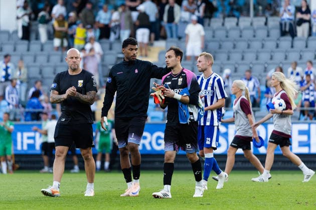 260721 Goalkeeper coach Lee Baxter, goalkeeper Jonathan Rasheed and goalkeeper Elis Bishesari of IFK Göteborg looks dejected after the UEFA Conference League qualification match between IFK Göteborg and Tallinna FCI Levadia on July 21, 2026 in Göteborg. Photo: Michael Erichsen BILDBYRAN COP 89 MI1000 bbeng conference league football fotball fotboll ifk göteborg kval qualification qualifying round soccer tallinna fci levadia uefa conference league depp *** July 21, 2026: Goalkeeper coach Lee Baxter, goalkeeper Jonathan Rasheed, and goalkeeper Elis Bishesari of IFK Göteborg look dejected after the UEFA Conference League qualifying match between IFK Göteborg and Tallinna FCI Levadia on July 21, 2026 in Gothenburg. Photo by Michael Erichsen. BILDBYRAN COP 89 MI1000 bbeng conference league football soccer ifk göteborg qual qualification qualifying round tallinna fci levadia uefa conference league depp  Copyright: MICHAELxERICHSEN BB260721MI056