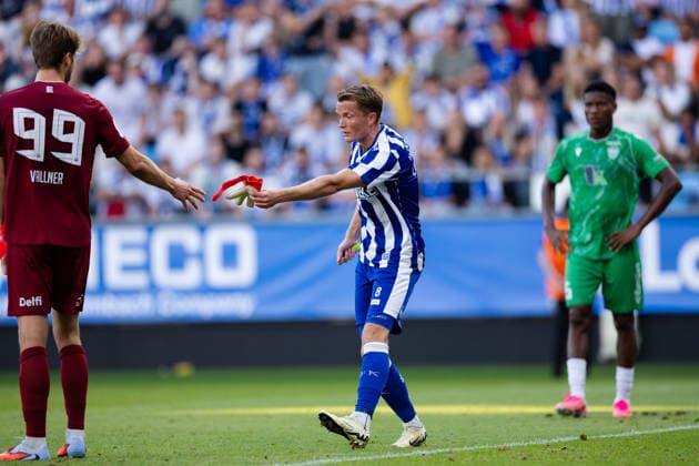 260721 Goalkeeper Karl Vallner of Tallinna FCI Levadia and Sam Larsson of IFK Göteborg during the UEFA Conference League qualification match between IFK Göteborg and Tallinna FCI Levadia on July 21, 2026 in Göteborg. Photo: Michael Erichsen BILDBYRAN COP 89 MI1000 bbeng conference league football fotball fotboll ifk göteborg kval qualification qualifying round soccer tallinna fci levadia uefa conference league *** July 21, 2026: Goalkeeper Karl Vallner of Tallinna FCI Levadia and Sam Larsson of IFK Göteborg during the UEFA Conference League qualifying match between IFK Göteborg and Tallinna FCI Levadia on July 21, 2026 in Gothenburg. Photo by Michael Erichsen. BILDBYRAN COP 89 MI1000 bbeng conference league football soccer ifk göteborg qual qualification qualifying round tallinna fci levadia uefa conference league  Copyright: MICHAELxERICHSEN BB260721MI073