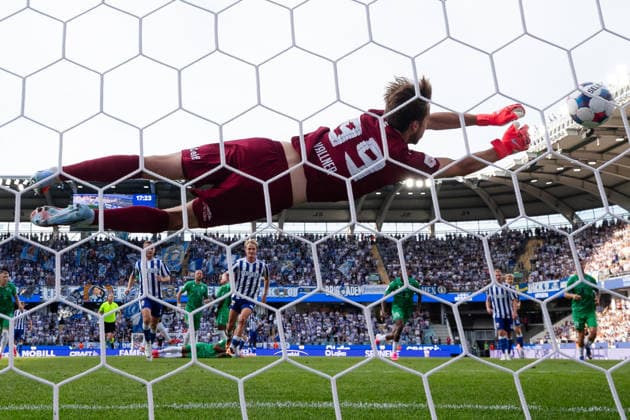 260721 Goalkeeper Karl Vallner of Tallinna FCI Levadia with a save during the UEFA Conference League qualification match between IFK Göteborg and Tallinna FCI Levadia on July 21, 2026 in Göteborg. Photo: Michael Erichsen BILDBYRAN COP 89 MI1000 fotboll football soccer fotball uefa conference league conference league kval qualifying round qualification ifk göteborg tallinna fci levadia bbeng *** July 21, 2026: Goalkeeper Karl Vallner of Tallinna FCI Levadia makes a save during the UEFA Conference League qualifying match between IFK Göteborg and Tallinna FCI Levadia on July 21, 2026 in Gothenburg. Photo by Michael Erichsen. BILDBYRAN COP 89 MI1000 soccer football fotball UEFA Conference League Conference League qualifiers qualifying round qualification IFK Göteborg Tallinna FCI Levadia bbeng  Copyright: MICHAELxERICHSEN BB260721MI089