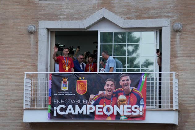 July 21, 2026, Sevilla, Sevilla, Spain: Fabian Ruiz and Gavi receive tribute in their town, Los Palacios, after winning the FIFA World Championship, WM, Weltmeisterschaft with Spain Team, on July 21, 2026 in Los Palacios, Sevilla, Spain. Sevilla Spain - ZUMAa181 20260721_zaa_a181_054 Copyright: xJoaquoÂ­NxCorcherox