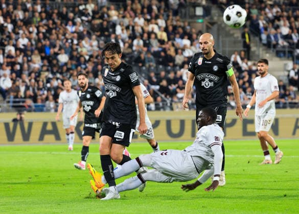 SOCCER - UEFA CL, Sturm vs Hearts GRAZ,AUSTRIA,21.JUL.26 - SOCCER - UEFA Champions League, qualification, SK Sturm Graz vs Heart of Midlothian FC. Image shows Albert Vallci (Sturm), Ba-Sy Amadou (Hearts) and Jon Gorenc-Stankovic (Sturm).  GEPAxpictures xWolfgangxGrebien