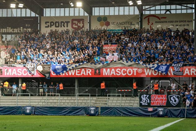2026.07.21 Randers pilka nozna eliminacje Ligi Liga Mistrzow AGF Aarhus - Lech Poznan N z kibic kibice atmosfera zabawa widok ilustracja atmosfera Foto Przemyslaw Szyszka PressFocus 2026.07.21 Randers Football Champions League qualifying AGF Aarhus - Lech Poznan Lech fans Credit: Przemyslaw Szyszka PressFocus NEWSPIX.PL --- newspix.pl POLAND OUT! 