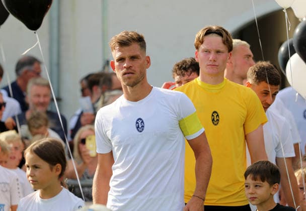 Fussball, Herren, Saison 2026 2027, SV Eintracht Berglern - TSV 1860 München, Toto-Pokal Florian Niederlechner (TSV 1860 München) stehend, Kopf, Oberkörper *** Soccer, Men s, 2026–2027 Season, SV Eintracht Berglern vs. TSV 1860 Munich, Toto Cup; Florian Niederlechner of TSV 1860 Munich, standing, head, upper body