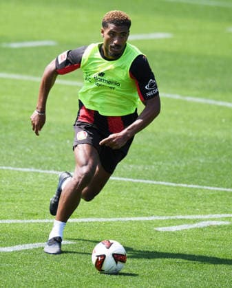 21.07.2026, xophax, Fussball 1.Bundesliga, Bayer 04 Leverkusen . Öffentliches Training . BayArena . Loic Bade ( Bayer 04 ) Leverkusen *** July 21, 2026, xophax, Soccer, Bundesliga 1, Bayer 04 Leverkusen, Open Practice at BayArena, Loic Bade, Bayer 04 Leverkusen
