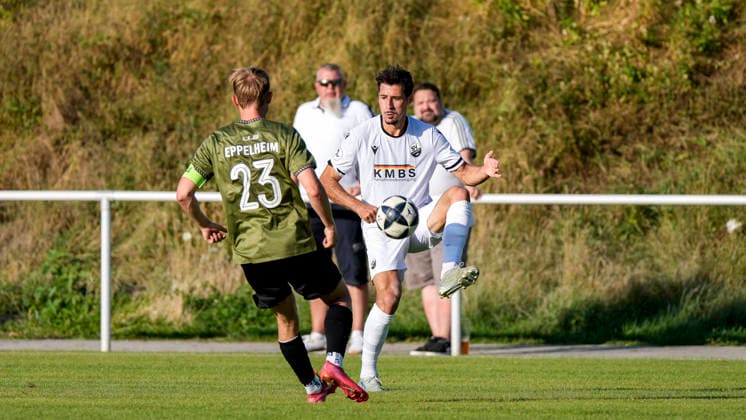 v.li.: Joel Hildebrandt (ASV, 23), Lukas Mazagg (SVS, 21), Zweikampf, Spielszene, Duell, duel, tackle, tackling, Dynamik, Action, Aktion, 21.07.2026, Eppelheim (Deutschland), Fussball, Testspiel, ASV Eppelheim - SV Sandhausen, 21.07.2026, Eppelheim (Deutschland), Fussball, Testspiel, ASV Eppelheim - SV Sandhausen, DFB DFL REGULATIONS PROHIBIT ANY USE OF PHOTOGRAPHS AS IMAGE SEQUENCES AND OR QUASI-VIDEO. *** From left: Joel Hildebrandt (ASV), 23, Lukas Mazagg (SVS), 21, tackle, game scene, duel, tackle, tackling, dynamism, action, 21 July 2026, Eppelheim, Germany, soccer, friendly match, ASV Eppelheim vs. SV Sandhausen, July 21, 2026, Eppelheim, Germany, soccer, friendly match, ASV Eppelheim vs. SV Sandhausen, DFB and DFL regulations prohibit any use of photographs as image sequences and or quasi-video xozx