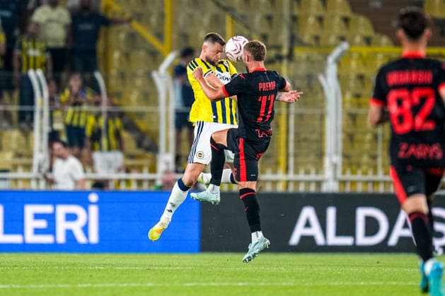 Fenerbahce SK v Gornik Zabrze - UEFA Champions League 2026 27 Second Qualifying Round First Leg Milan Skriniar of Fenerbahce challenges Erik Prekop of Gornik Zabrze during the UEFA Champions League 2026 27 second qualifying round first leg match between Fenerbahce SK and Gornik Zabrze at Fenerbahce Sukru Saracoglu Spor Kompleksi on July 21, 2026 in Istanbul, Turkey. Istanbul Istanbul Turkey  Copyright: xYagizxGurtugx originalFilename:gurtug-fenerbah260721_npkCZ.jpg