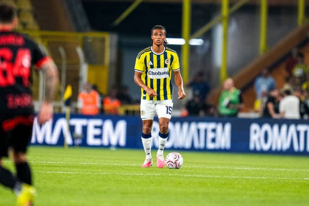 Fenerbahce SK v Gornik Zabrze - UEFA Champions League 2026 27 Second Qualifying Round First Leg Nathan Ake of Fenerbahce controls the ball during the UEFA Champions League 2026 27 second qualifying round first leg match between Fenerbahce SK and Gornik Zabrze at Fenerbahce Sukru Saracoglu Spor Kompleksi on July 21, 2026 in Istanbul, Turkey. Istanbul Istanbul Turkey  Copyright: xYagizxGurtugx originalFilename:gurtug-fenerbah260721_npU64.jpg