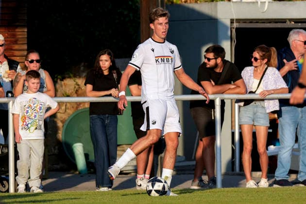 Leo Burkhart (SVS, 46), am Ball, Freisteller, Ganzkörper, Einzelbild, Einzelfoto, Aktion, Action, 21.07.2026, Eppelheim (Deutschland), Fussball, Testspiel, ASV Eppelheim - SV Sandhausen, 21.07.2026, Eppelheim (Deutschland), Fussball, Testspiel, ASV Eppelheim - SV Sandhausen, DFB DFL REGULATIONS PROHIBIT ANY USE OF PHOTOGRAPHS AS IMAGE SEQUENCES AND OR QUASI-VIDEO. *** Leo Burkhart SVS, 46, with the ball, cutout, full-body, single frame, single photo, action, 21 07 2026, Eppelheim, Germany, soccer, friendly match, ASV Eppelheim vs. SV Sandhausen, July 21, 2026, Eppelheim, Germany, soccer, exhibition match, ASV Eppelheim vs. SV Sandhausen, DFB and DFL regulations prohibit any use of photographs as image sequences and or quasi-video xozx
