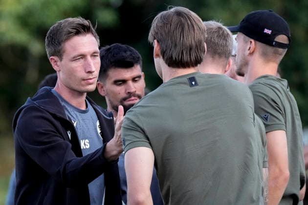 v.li.: Kevin Stotz (Trainer, Cheftrainer, SVS) und Spieler vom SV Sandhausen (SVS), Jubel nach dem Schlusspfiff, Freude über den Sieg, Sieger, Gewinner, jubelt, jubeln, fröhlich, positiv, freut sich, freuen, optimistisch, Highlight, Action, Aktion, 21.07.2026, Eppelheim (Deutschland), Fussball, Testspiel, ASV Eppelheim - SV Sandhausen, 21.07.2026, Eppelheim (Deutschland), Fussball, Testspiel, ASV Eppelheim - SV Sandhausen, DFB DFL REGULATIONS PROHIBIT ANY USE OF PHOTOGRAPHS AS IMAGE SEQUENCES AND OR QUASI-VIDEO. *** From left: Kevin Stotz, coach, head coach, SVS, and player for SV Sandhausen SVS, Celebration after the final whistle, joy over the victory, winners, celebrating, cheerful, positive, happy, optimistic, highlight, action, July 21, 2026, Eppelheim, Germany, soccer, friendly match, ASV Eppelheim vs. SV Sandhausen, July 21, 2026, Eppelheim, Germany, soccer, friendly match, ASV Eppelheim vs. SV Sandhausen, DFB and DFL regulations prohibit any use of photographs as image sequences and or quasi-video xozx