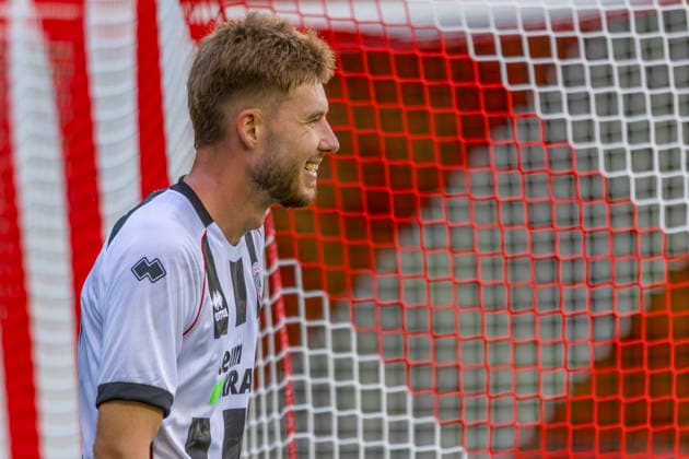 Forstinning, Deutschland 21. Juli 2026: Toto-Pokal - Bayerischer Landespokal - 2026 2027 - 1. Hauptrunde - VfB Forstinning gegen FC Ingolstadt 04 Im Bild: Benjamin Kanuric (FCI) lächelnd auf dem Spielfeld. Sportpark Bayern *** Forstinning, Germany, July 21, 2026 Toto Cup Bavarian State Cup 2026–2027, First Round: VfB Forstinning vs. FC Ingolstadt 04. Pictured: Benjamin Kanuric of FCI smiling on the field at Sportpark Bayern. Copyright: xFotostandx xSchäferx