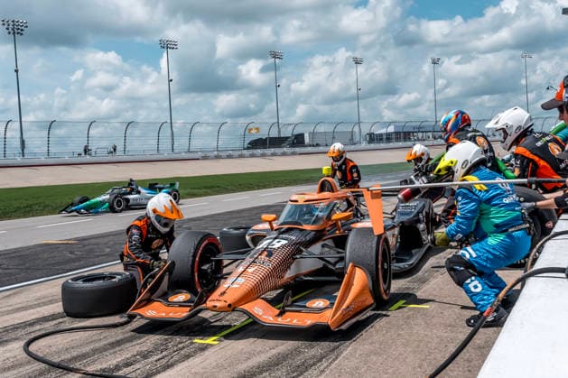 July 20, 2026, Lebanon, Tennessee, USA: IndyCar, Indy Car, IRL, USA SERIES driver, ROMAIN GROSJEAN (18) (CHE) of Geneva, Switzerland, brings his car in for service during the Music City Grand Prix at Nashville Superspeedway in LEBANON Tennessee. Lebanon USA - ZUMAa161 20260720_aaa_a161_036 Copyright: xWalterxG.xArcexSr.x