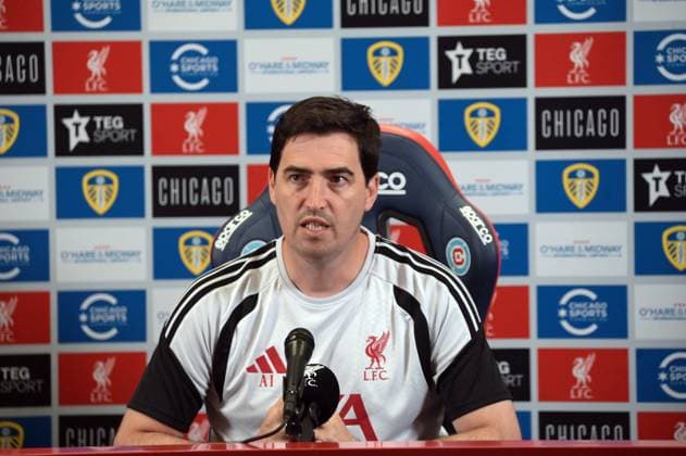 Liverpool head coach Andoni Iraola speaks at press conference, PK, Pressekonferenz in Chicago CHICAGO, ILLINOIS - JULY 21: Liverpool F.C. head coach Andoni Iraola speaks during a press conference at the Chicago Fire Endeavor Health Performance Center ahead of his team s pre-season friendly against Leeds United in Chicago, Illinois, United States, on July 21, 2026. Jacek Boczarski Anadolu Illinois United States. Editorial use only. Please get in touch for any other usage.  Copyright: x2026xAnadoluxJacekxBoczarskix