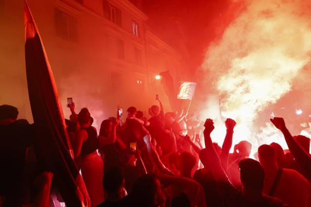 AS Roma fans celebrate club’s 99th anniversary ROME, ITALY - JULY 22: Roma fans gather in downtown to celebrate their football club s 99th anniversary, waving flags, chanting and lighting flares in Rome, Italy, on July 22, 2026. About 5,000 Roma fans filled the streets of the Italian capital s historic center. Riccardo De Luca Anadolu Rome Italy. Editorial use only. Please get in touch for any other usage.  Copyright: x2026xAnadoluxRiccardoxDexLucax