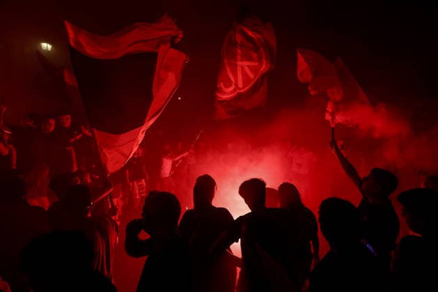 AS Roma fans celebrate club’s 99th anniversary ROME, ITALY - JULY 22: Roma fans gather in downtown to celebrate their football club s 99th anniversary, waving flags, chanting and lighting flares in Rome, Italy, on July 22, 2026. About 5,000 Roma fans filled the streets of the Italian capital s historic center. Riccardo De Luca Anadolu Rome Italy. Editorial use only. Please get in touch for any other usage.  Copyright: x2026xAnadoluxRiccardoxDexLucax