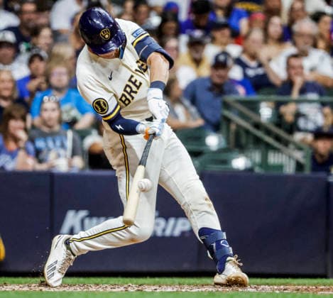 Milwaukee Brewers shortstop Cooper Pratt hits a single in the sixth inning of the MLB, Baseball Herren, USA game between the New York Mets and the Milwaukee Brewers at American Family Field in Milwaukee, Wisconsin on Tuesday July 21, 2026.  MIL20260721825 TANNENxMAURY