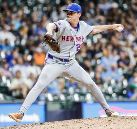 New York Mets relief pitcher Brooks Raley throws in the eighth inning of the MLB, Baseball Herren, USA game between the New York Mets and the Milwaukee Brewers at American Family Field in Milwaukee, Wisconsin on Tuesday July 21, 2026.  MIL20260721834 TANNENxMAURY