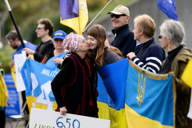 RUSSIAN Water polo, Wasserball TEAM PROTEST, Protesters gather during a protest of the Russian national women s water polo team at the 2026 Water Polo World Cup at Sydney Olympic Park Aquatic Centre Sydney, Wednesday, July 22, 2026. ( NO ARCHIVING SYDNEY NEW SOUTH WALES AUSTRALIA  Copyright: xSTEVENxMARKHAMx 20260722120336259027