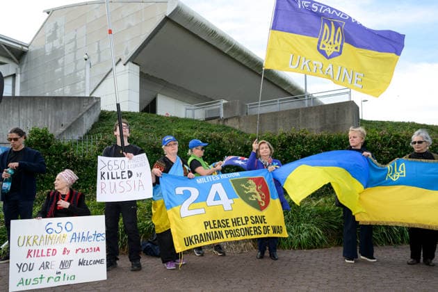 RUSSIAN Water polo, Wasserball TEAM PROTEST, Protesters gather during a protest of the Russian national women s water polo team at the 2026 Water Polo World Cup at Sydney Olympic Park Aquatic Centre Sydney, Wednesday, July 22, 2026. ( NO ARCHIVING SYDNEY NEW SOUTH WALES AUSTRALIA  Copyright: xSTEVENxMARKHAMx 20260722169488534150