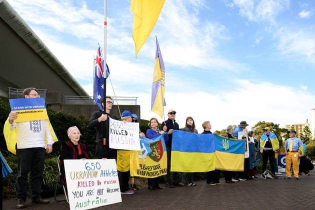RUSSIAN Water polo, Wasserball TEAM PROTEST, Protesters gather during a protest of the Russian national women s water polo team at the 2026 Water Polo World Cup at Sydney Olympic Park Aquatic Centre Sydney, Wednesday, July 22, 2026. ( NO ARCHIVING SYDNEY NEW SOUTH WALES AUSTRALIA  Copyright: xSTEVENxMARKHAMx 20260722187163857667