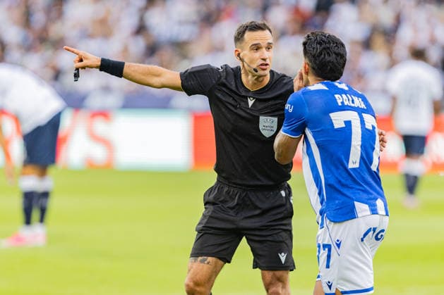 Aarhus GF v Lech Poznan, UEFA Champions League qualification, Randers, Denmark Randers, Denmark. 21st, July 2026. Referee Oliver Reitala seen during the UEFA Champions League qualification match between Aarhus GF F and Lech Poznan at Randers Stadion in Randers. Denmark, Randers  Copyright: xGonzalesxPhoto RasmusxJensenx