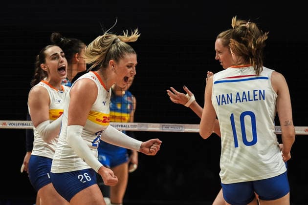 Italy v Netherlands - 2026 FIVB Women s Volleyball Nations League ?????? MACAU, CHINA - JULY 22: Elles Dambrink (26) and Van Aalen (10) of Netherlands celebrate after a point during 2026 FIVB Women s Volleyball Nations League quarter-final match between Italy and Netherlands at East Asian Games Dome in Macau, China on July 22, 2026. Dilara Irem Sancar Anadolu Macau China. Editorial use only. Please get in touch for any other usage.  Copyright: x2026xAnadoluxDilaraxIremxSancarx