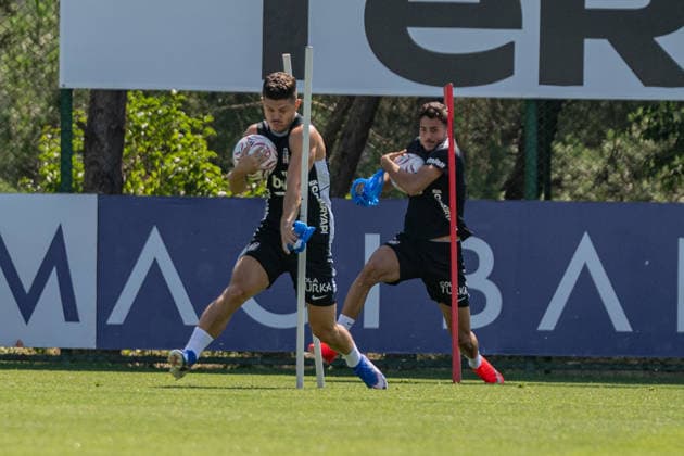 Besiktas prepares for Midtjylland clash ISTANBUL, TURKIYE - JULY 22: Milot Rashica (L) of Besiktas attends a training session under the lead of head coach Vincenzo Italiano ahead of the Midtjylland clash as part of UEFA Europa League second qualifying round, at BJK Nevzat Demir Facilities in Istanbul, Turkiye on July 22, 2026. Celal Gunes Anadolu Istanbul Turkey. Editorial use only. Please get in touch for any other usage.  Copyright: x2026xAnadoluxCelalxGunesx