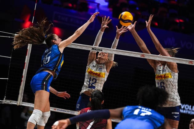 Italy v Netherlands - 2026 FIVB Women s Volleyball Nations League ?????? MACAU, CHINA - JULY 22: Stella Nervini (16) of Italy and Britt Bongaerts (12) of Netherlands in action during the 2026 FIVB Women s Volleyball Nations League quarter-final match between Italy and Netherlands at East Asian Games Dome in Macau, China on July 22, 2026. Dilara Irem Sancar Anadolu Macau China. Editorial use only. Please get in touch for any other usage.  Copyright: x2026xAnadoluxDilaraxIremxSancarx