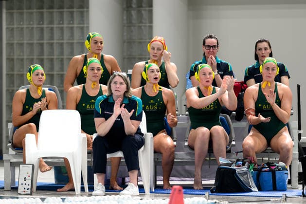 Water polo, Wasserball WORLD CUP AUSTRALIA ITALY, Australian bench cheer during the Water Polo World Cup Womens Quarter Final match between Australia and Italy at Sydney Olympic Park Aquatic Centre in Sydney, Wednesday, July 22, 2026. ( NO ARCHIVING, EDITORIAL USE ONLY SYDNEY NEW SOUTH WALES AUSTRALIA  Copyright: xSTEVExMARKHAMx 20260722182573236079
